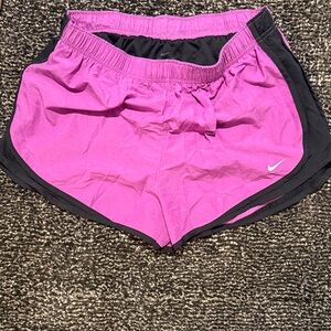 Nike Women's Tempo Shorts in Magenta and Black